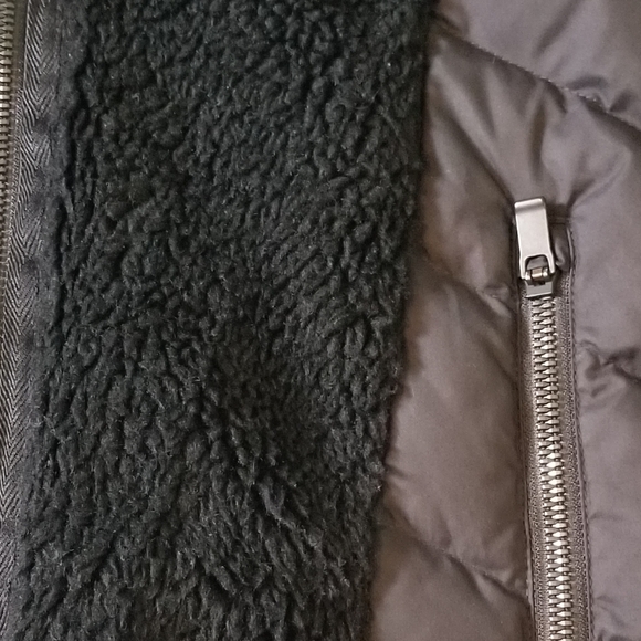 Athleta Responsible Tundra Goose Down Sherpa Puff Vest Black - Picture 7 of 13